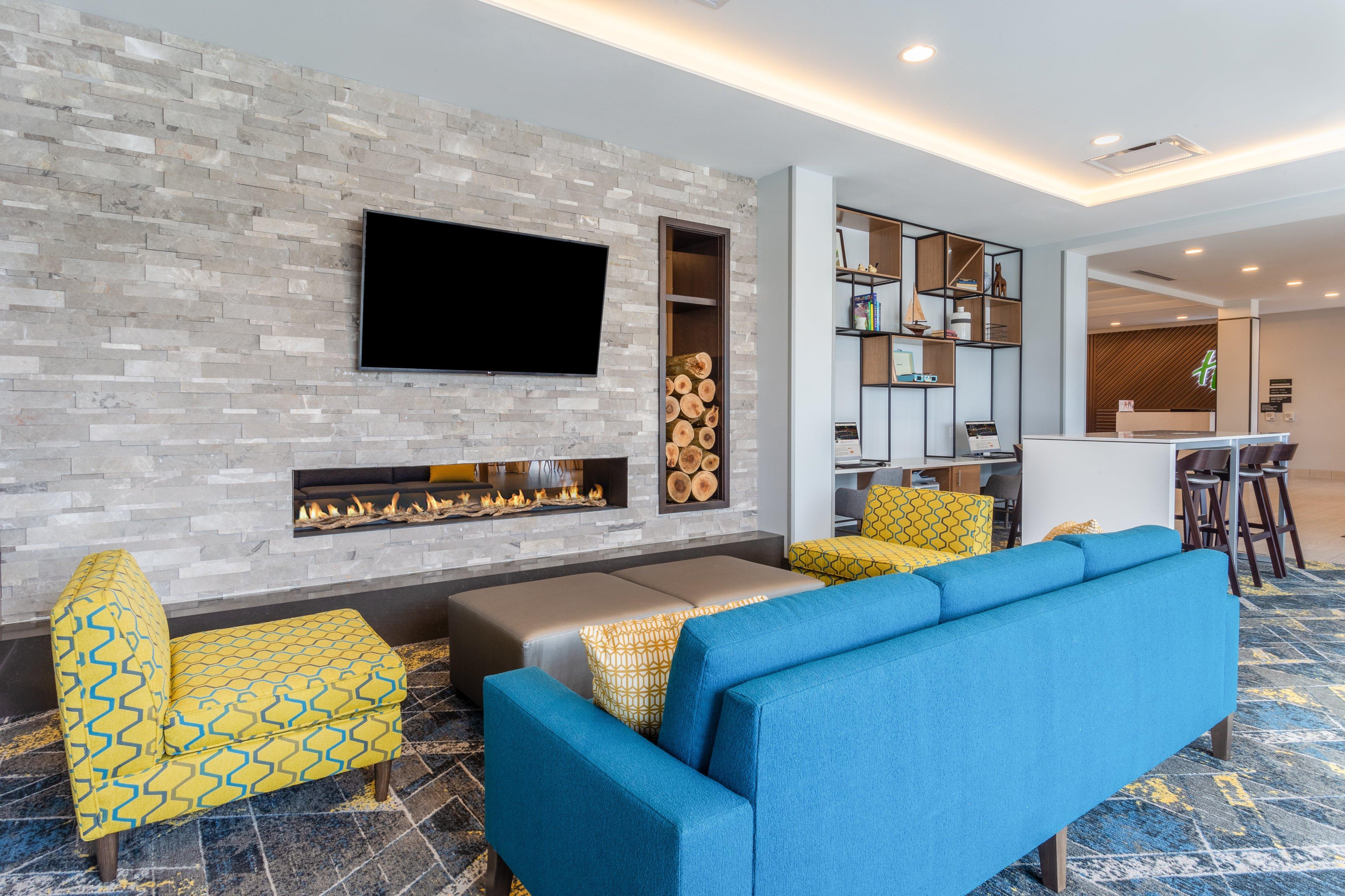 Holiday Inn & Suites Cedar Falls-Waterloo Event Ctr By Ihg Eksteriør billede