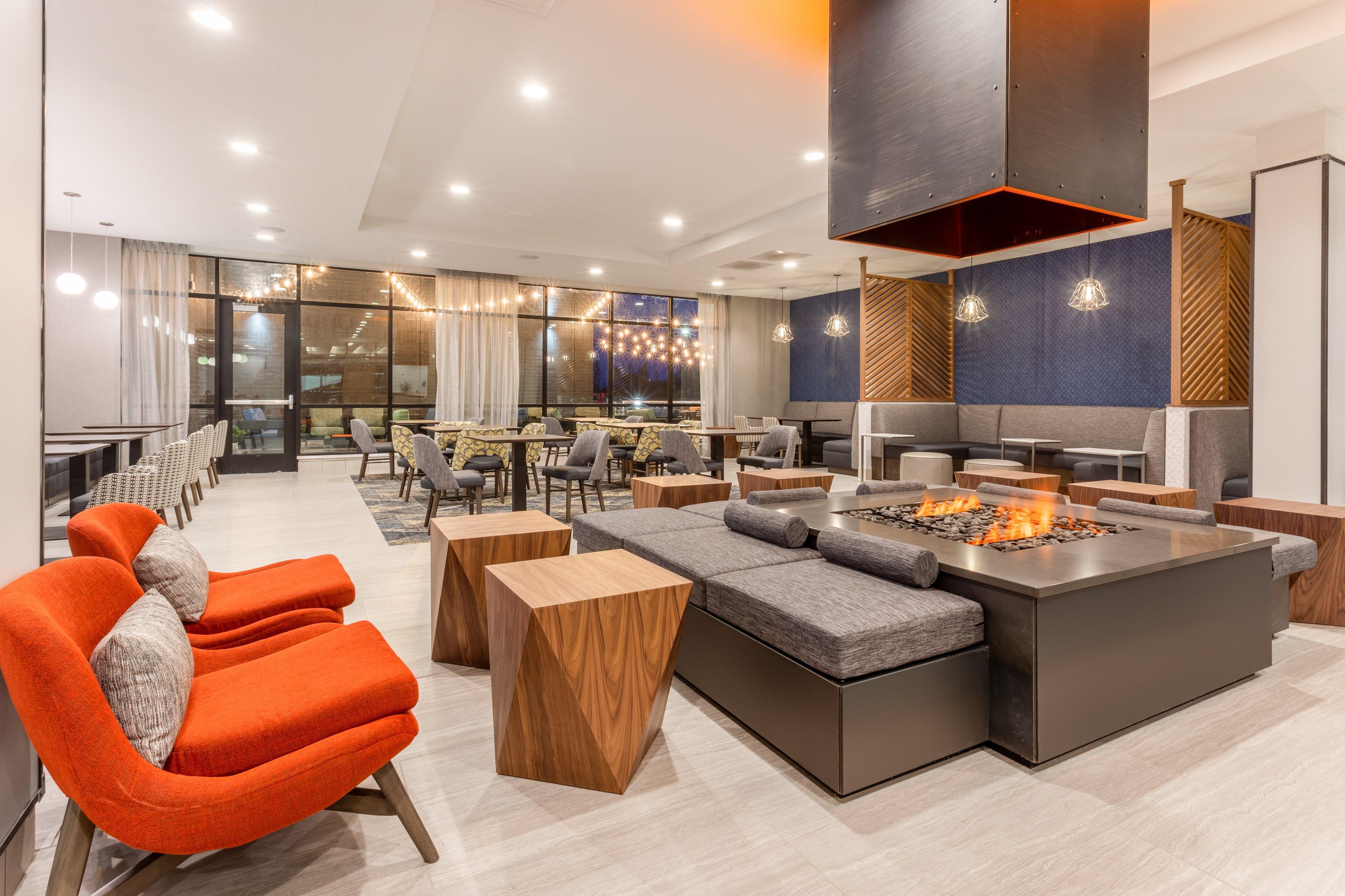 Holiday Inn & Suites Cedar Falls-Waterloo Event Ctr By Ihg Eksteriør billede