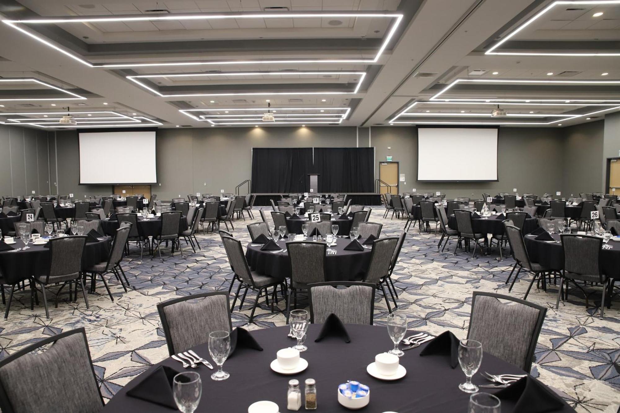Holiday Inn & Suites Cedar Falls-Waterloo Event Ctr By Ihg Eksteriør billede
