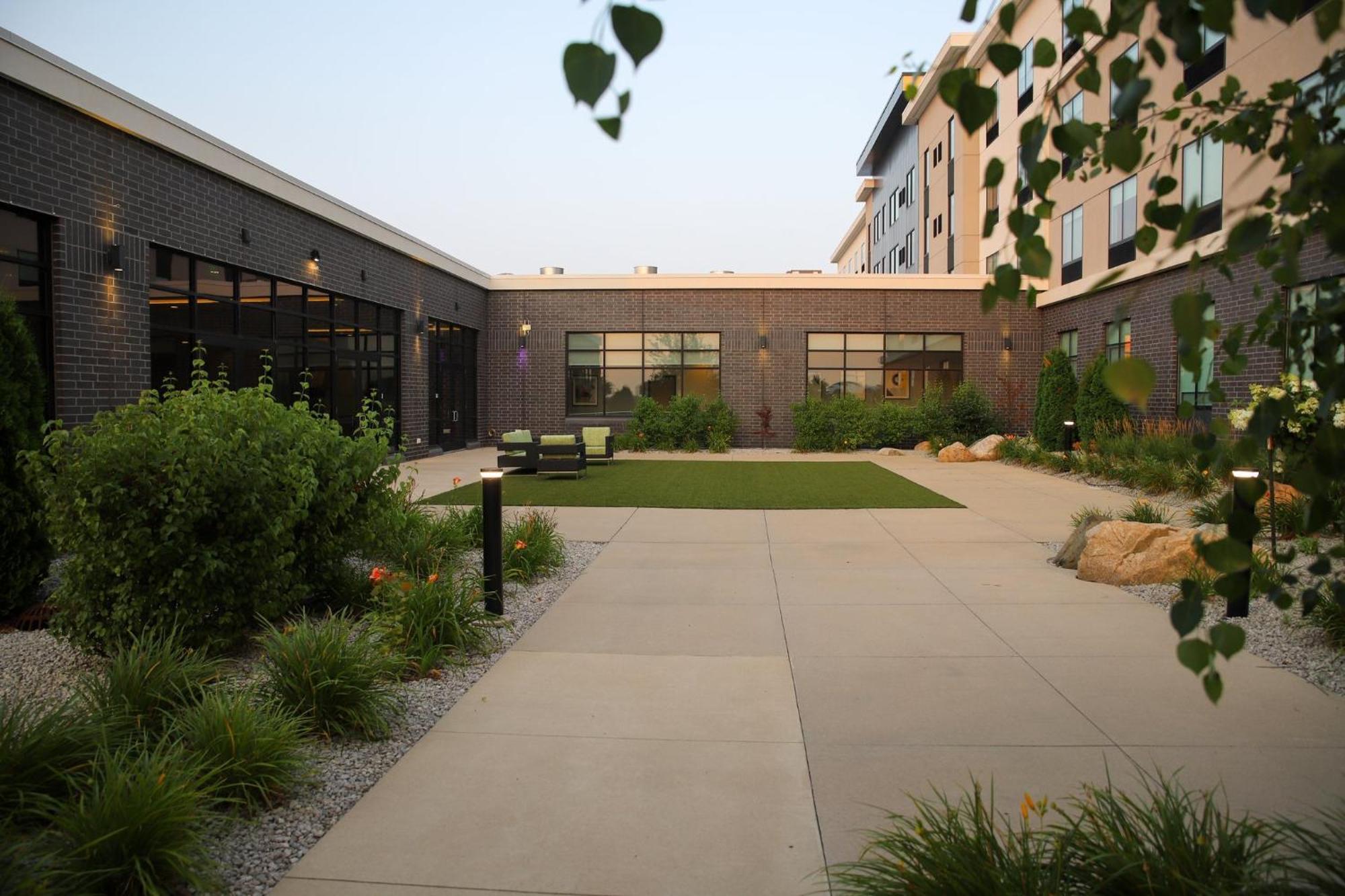 Holiday Inn & Suites Cedar Falls-Waterloo Event Ctr By Ihg Eksteriør billede