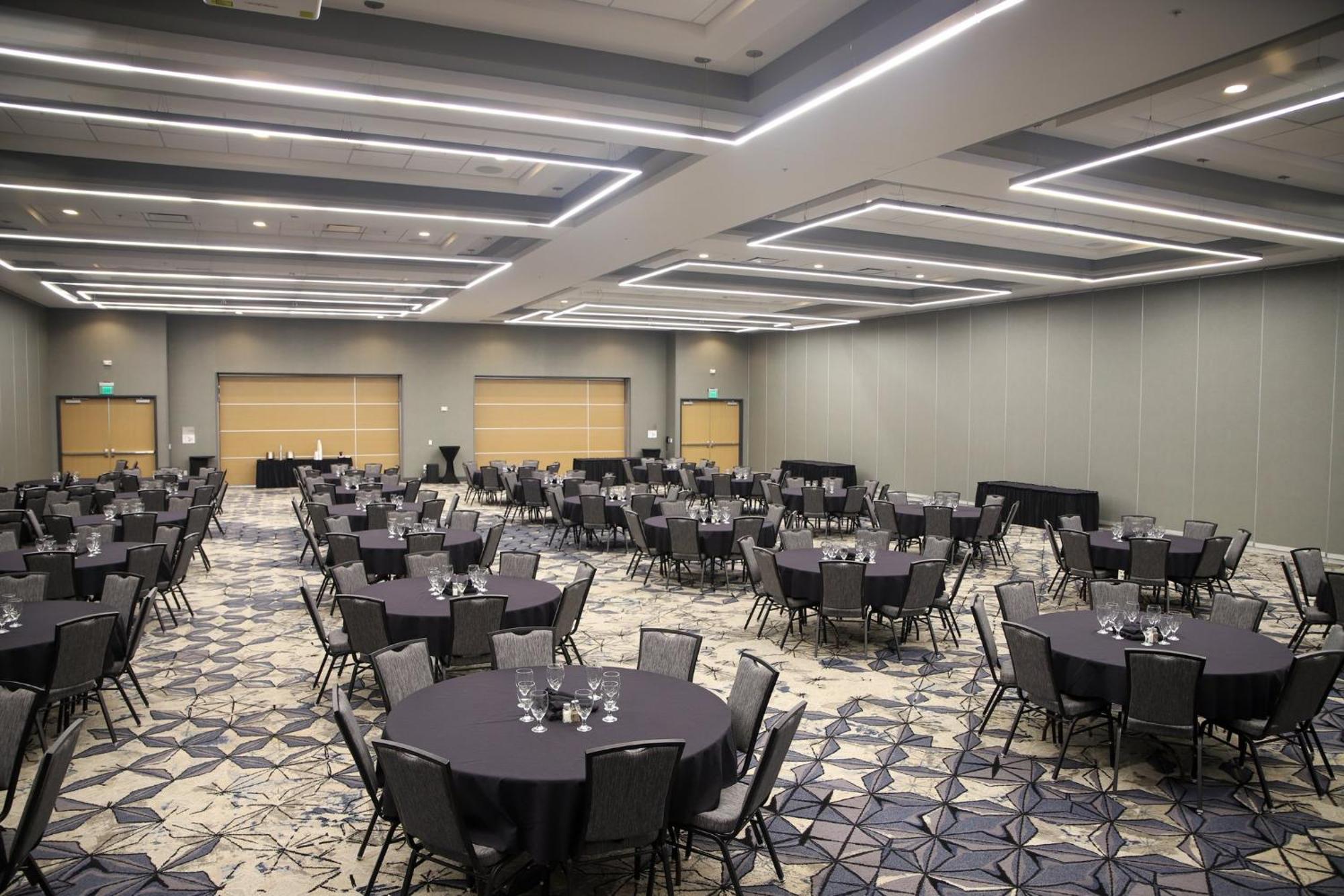 Holiday Inn & Suites Cedar Falls-Waterloo Event Ctr By Ihg Eksteriør billede