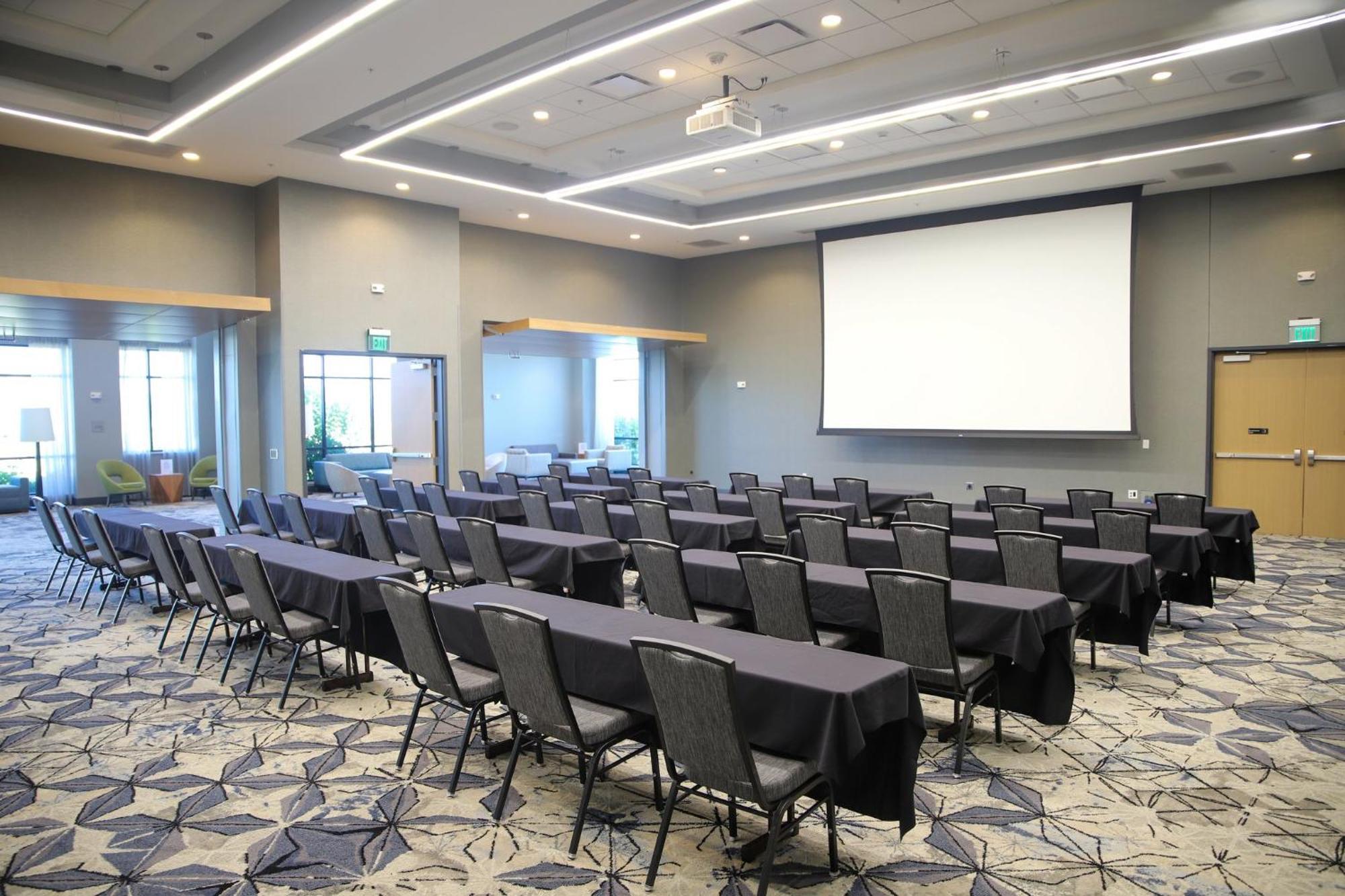 Holiday Inn & Suites Cedar Falls-Waterloo Event Ctr By Ihg Eksteriør billede