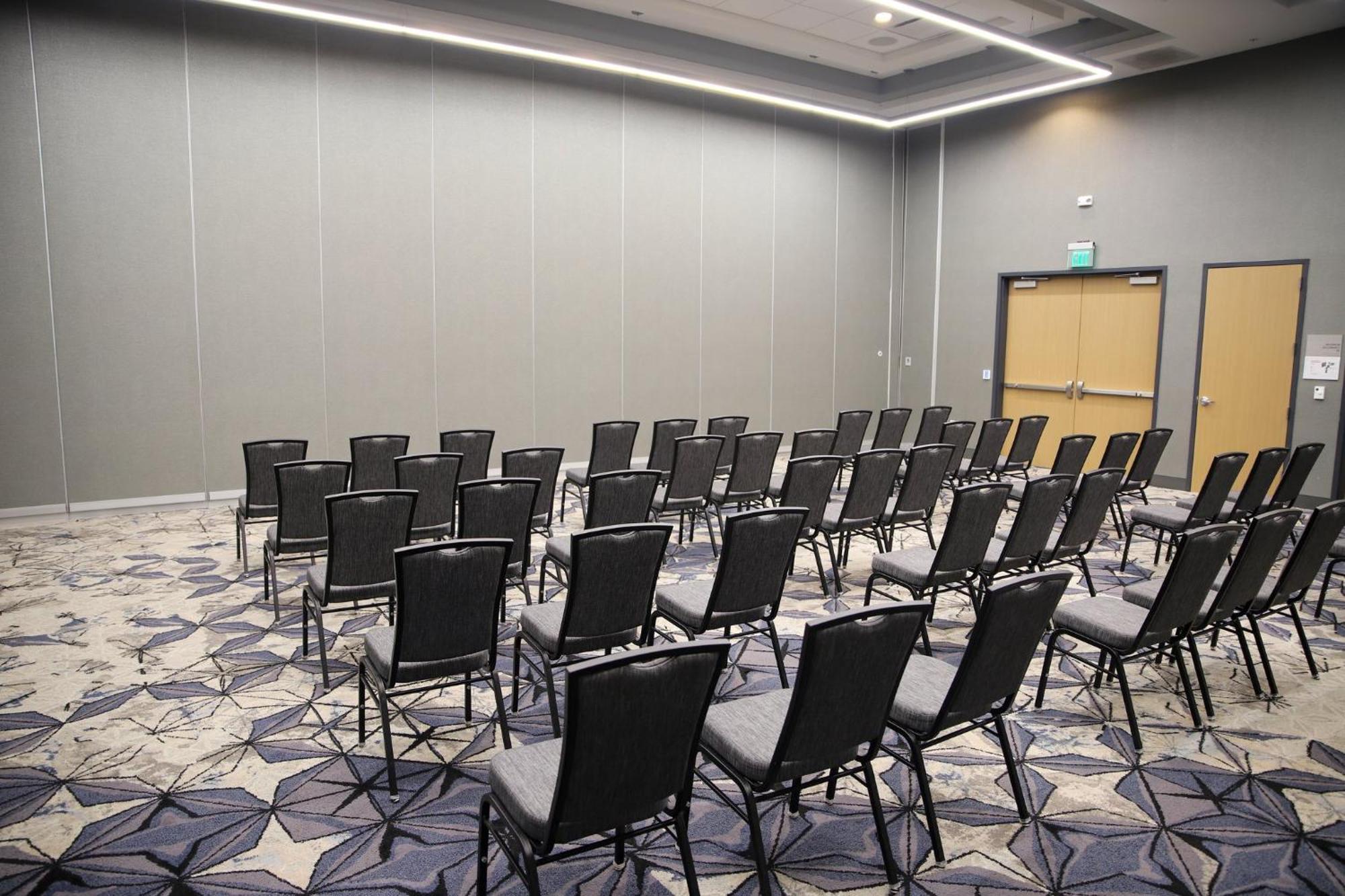 Holiday Inn & Suites Cedar Falls-Waterloo Event Ctr By Ihg Eksteriør billede